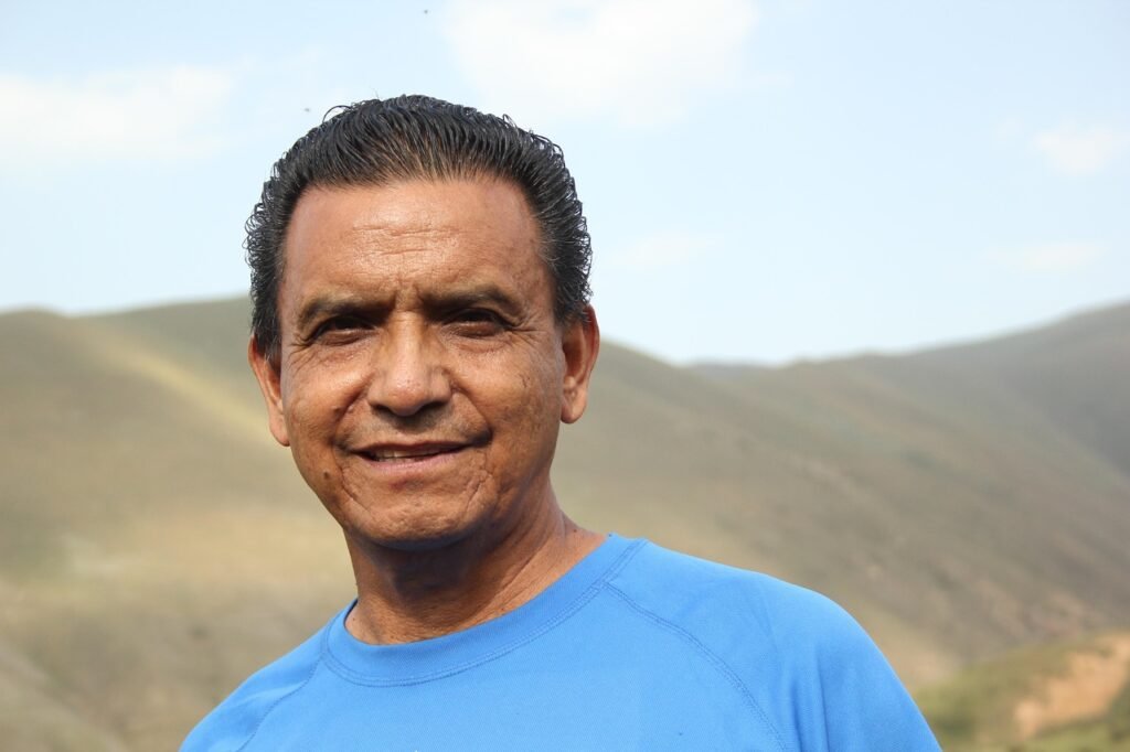 Hombre mayor dentadura
